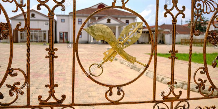 EDO: Protesters from Iguobazuwa community seek justice from His Royal Majesty of the Benin Kingdom