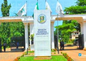 BIU 400Level Law  Students Confers Award of Excellence on Former Dean