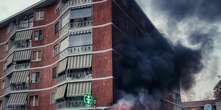 Car explosion in Torino,via regio parco