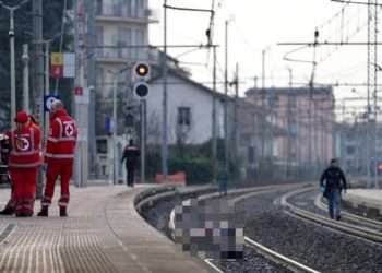 Tragedy at the Settimo Torinese station: a boy killed by a train, the lines blocked