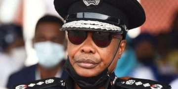 Police Chief Issues Arrest Warrants for Those Trading, Rejecting, or Spraying Naira