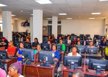 Edo recruits nearly 700 healthcare specialists to improve health reforms.