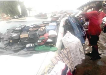 More brokers dump leased space, go vehicles to portable shops