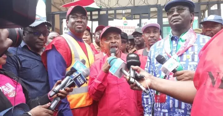 ASUU, Banks and others  join NLC in  the 2-day warning strike