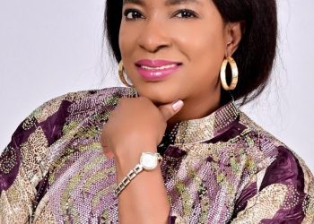 Amb. Princess Asha Okojie Felicitates With HRM Oba Ewuare 11