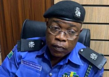 Tree falls in Kwara, 2 dead, 10 injured