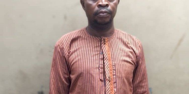 Police parade suspect with human head in Ibadan