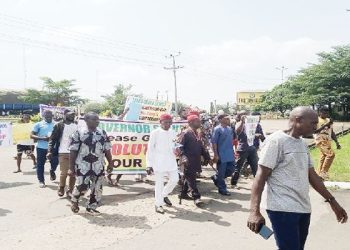 Fatal Clash Erupts Between Anambra Youths and Operatives, Resulting in One Death and Multiple Injuries