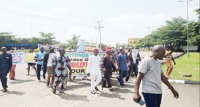 Fatal Clash Erupts Between Anambra Youths and Operatives, Resulting in One Death and Multiple Injuries