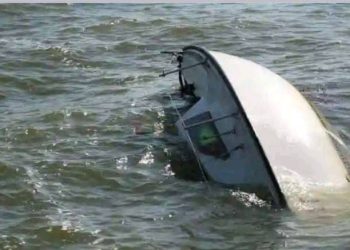 Many missing as boat with 100 passengers capsizes in Niger