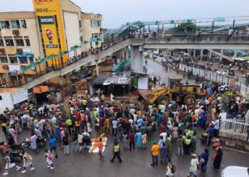 Traders seek relocation as Ogun demolishes ‘illegal’ shops, shanties
