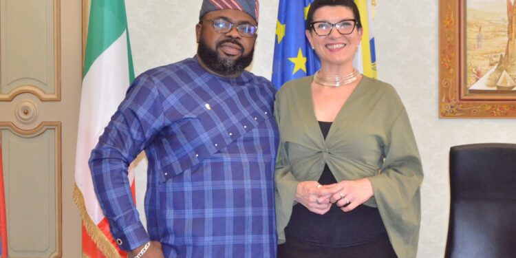 Obaland Magazine Crew Interviews the President of the Torino City Council