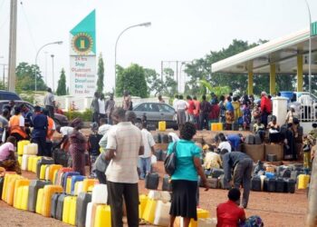 Fuel rises to N1,300/litre as depots run dry
