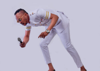 King Obas: The Chronal Comedian Elevating the Comedy Scene in Italy