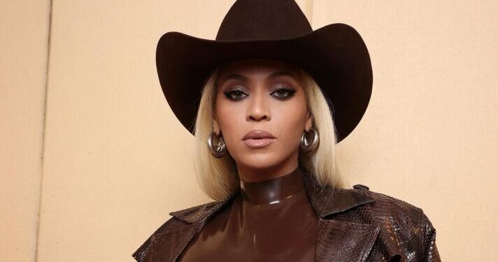 Beyoncé to Headline Halftime Show During NFL Christmas Game