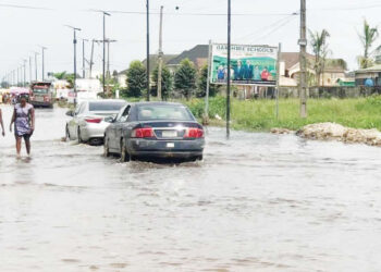 Hoodlums Loot Abandoned Building in Flooded Ogun Community, Causing Panic