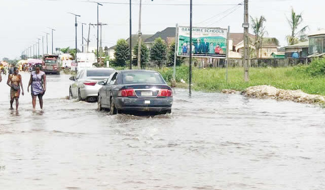 Hoodlums Loot Abandoned Building in Flooded Ogun Community, Causing Panic