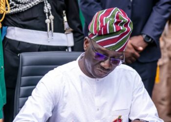 Edo State Governor pays tribute to fallen soldiers