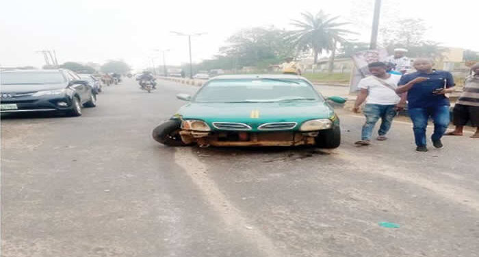 20 Passengers Escape Death in Lagos, Ogun Road Crashes