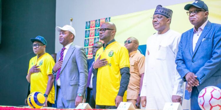 GOV OKPEBHOLO UNVEILS MANAGEMENT, PLAYERS OF BENDEL INSURANCE, EDO QUEENS