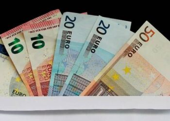 Minimum hourly wage of at least 9 euros for all workers in Italy