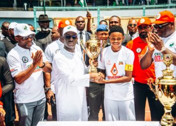 CHILDREN’S DAY: GOV OKPEBHOLO REWARDS STUDENTS WITH CASH PRIZES, SOUNDS FIRM WARNING AGAINST CULTISM