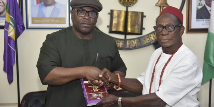 University of Benin Hosts Prestigious Presentation of “History of the African Community (Ikhiomoto) “The History of Onicha-Olona Kingdom” by Prince Ephraim Odiakosa Nwabuokei. 