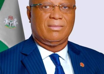 AKWA IBOM GOVERNOR  OFFICIALLY DEFECTS TO APC