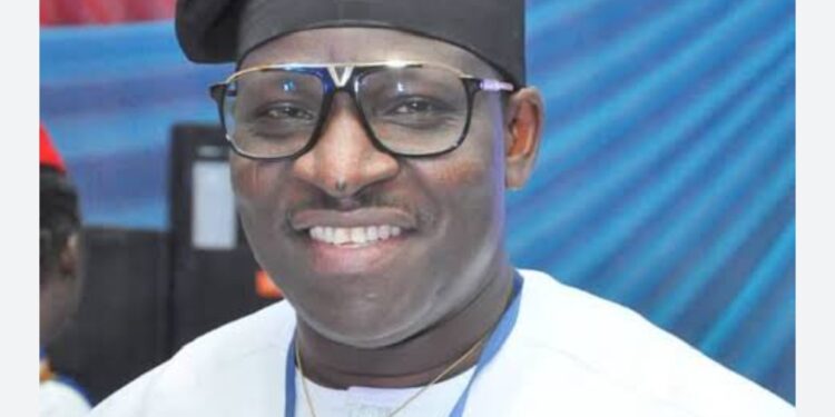 Hon. Billy Osawaru Installs More Solar Street Lights in Orhionmwon/Uhunmwode Constituency