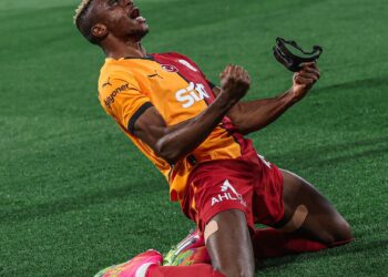 “Turkish Pundit Slams Victor Osimhen After Goalless Galatasaray Return, Questions His Temperament”