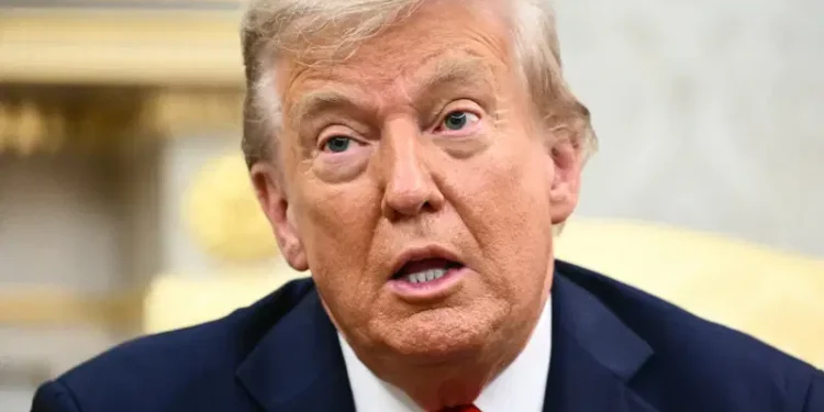 Trump Warns Hamas: "Eradication" Looms if Gaza Deal is Breached