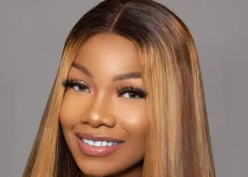 Tacha Sets New Record with 144 Makeups in 24 Hours