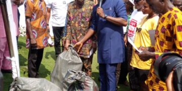 Nigerians urged to Preach Peace and Light the World with Love…As 300 Families receive Food stuff in Edo