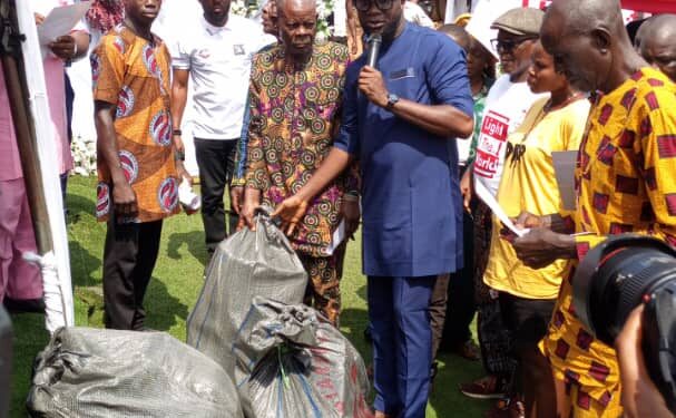 Nigerians urged to Preach Peace and Light the World with Love…As 300 Families receive Food stuff in Edo