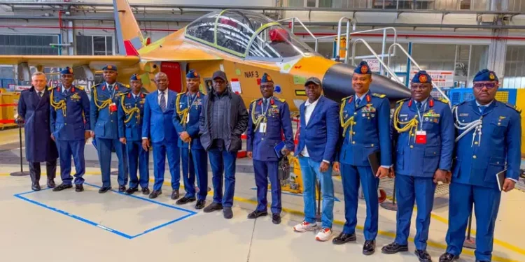 Nigeria Strengthens Airpower with M-346 Fighter Aircraft Acquisition from Italy