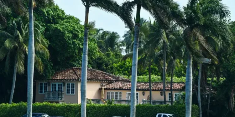 US Secret Service Kills Armed Man Trying to Break into Trump Estate