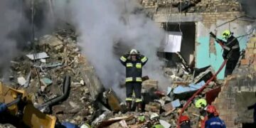 “Rare Daytime Russian Strike Shakes Kyiv as Ukrainian Air Defences Intercept Incoming Missiles”