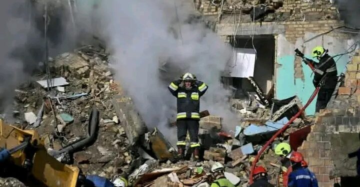 “Rare Daytime Russian Strike Shakes Kyiv as Ukrainian Air Defences Intercept Incoming Missiles”