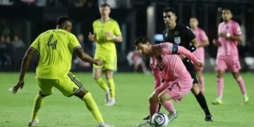 “Messi Reaches Historic 900-Goal Milestone as Inter Miami Exit CONCACAF Champions Cup on Away Goals”