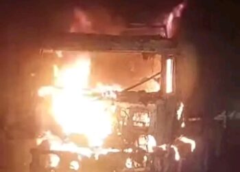 “Gas Tanker Inferno Sparks Panic Along Awka Enugu Expressway as Emergency Responders Avert Major Disaster in Anambra”