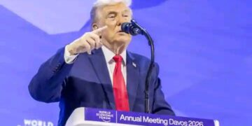 “Trump’s 48 Hour Ultimatum Raises Global Alarm as Iran Israel Conflict Threatens Vital Oil Route”