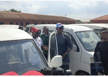 Osawaru Rolls Out Massive Empowerment Drive, Distributes Buses, Tricycles, Equipment to Constituents