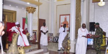 Oba of Benin Offers Blessings, Backs Nigerian Army’s Security Operations in Edo