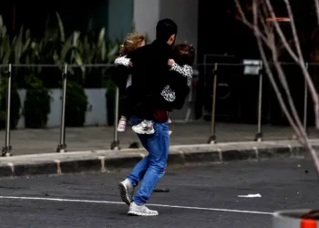 World Warns Against Mideast War as US, Israel Strike Iran