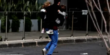 World Warns Against Mideast War as US, Israel Strike Iran