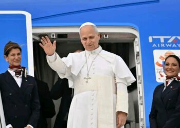 “Pope Leo XIV Begins Landmark African Tour Amid Political Controversy Linked to Trump Remarks”