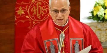 “Pope Leo XIV Begins Landmark African Tour Amid Political Controversy Linked to Trump Remarks”