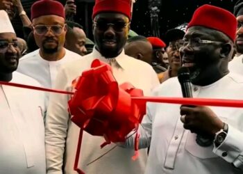 “Pope Leo XIV Begins Landmark African Tour Amid Political Controversy Linked to Trump Remarks”