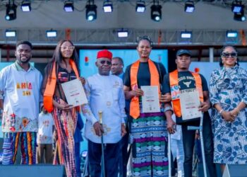 “Thai Airport Crackdown: Teen Arrested with 30 Endangered Tortoises in Wildlife Smuggling Bust”