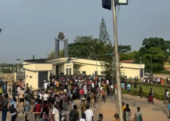 OAU Students Protest Inadequate Transportation System